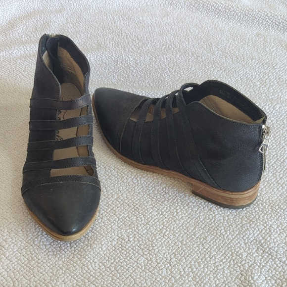 Free People Shoes - Free People Emma Black Leather Strappy Cut Out Pointed Toe Bootie Size 39
